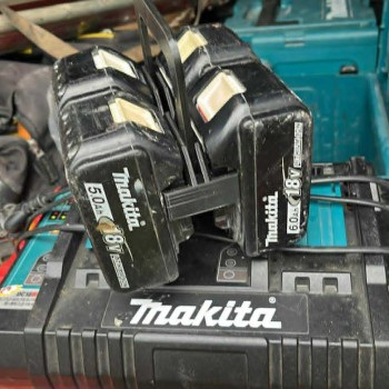 Makita 4 vietų, nešiojamas baterijų laikiklis